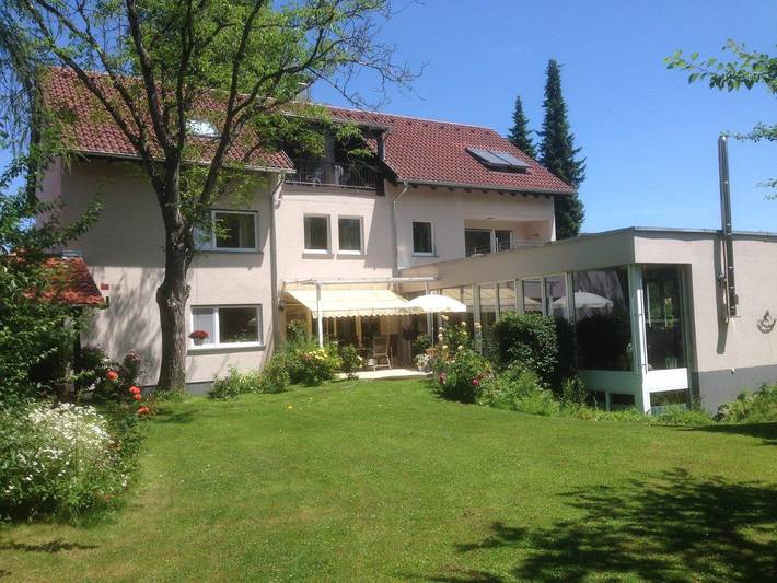 Ferienwohnung für 2 Personen, mit Terrasse und Garten sowie Seeblick in Konstanz