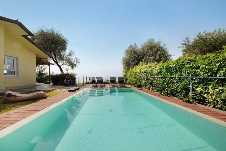 Villa pour 7 personnes, avec vue sur le lac et jardin à Torri del Benaco - 4