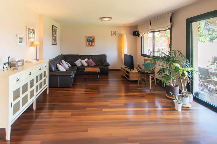 Location de vacances pour 6 personnes, avec jardin à Vall-llobrega - 2