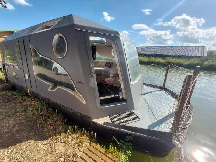 Bateau pour 2 personnes, avec terrasse ainsi que vue et jardin, animaux acceptés en Bourgogne-Franche-Comté