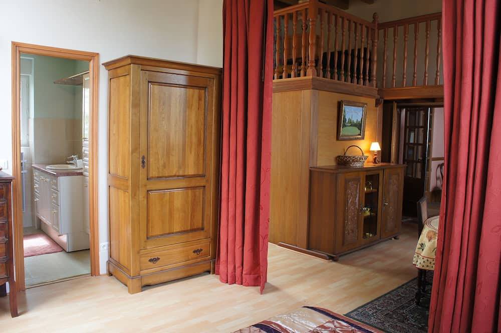 Appartement entier, Appartement au Cœur du Parc Naturel des Causses qu Quercy . Animaux bienvenus! in Cœur de Causse, Quercy