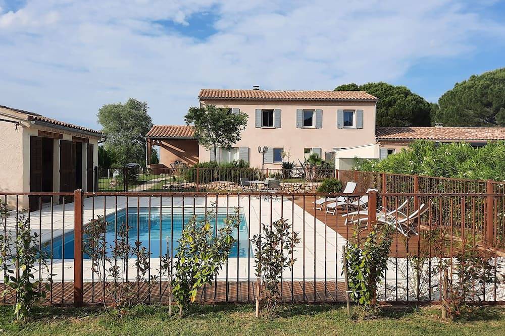 Villa in the heart of the vineyards for 6/8 people in Mondragon, Vaucluse