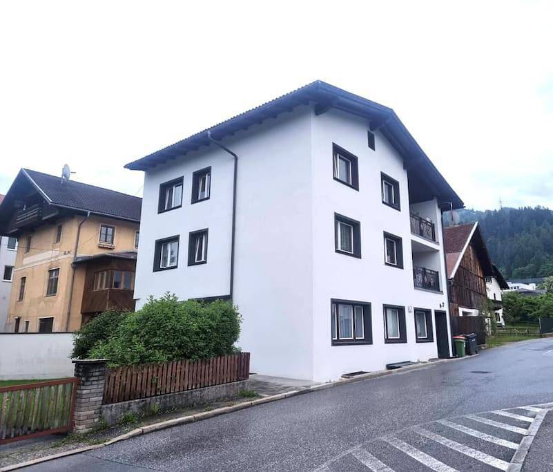 Ganze Wohnung, Direkt in Zentrum von Wattens in Tuxer Alpen, Wattens