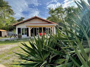Cottage pour 6 personnes, avec jardin et terrasse à Carcans