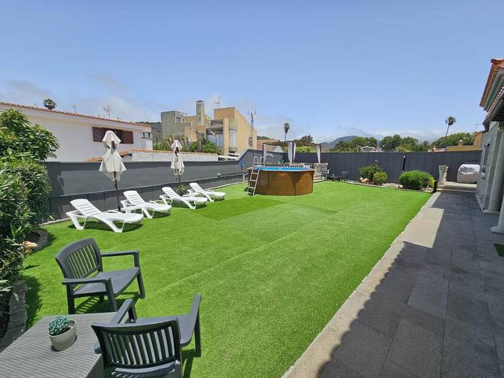 Ferienhaus für 13 Personen, mit Whirlpool und Pool sowie Garten - 1