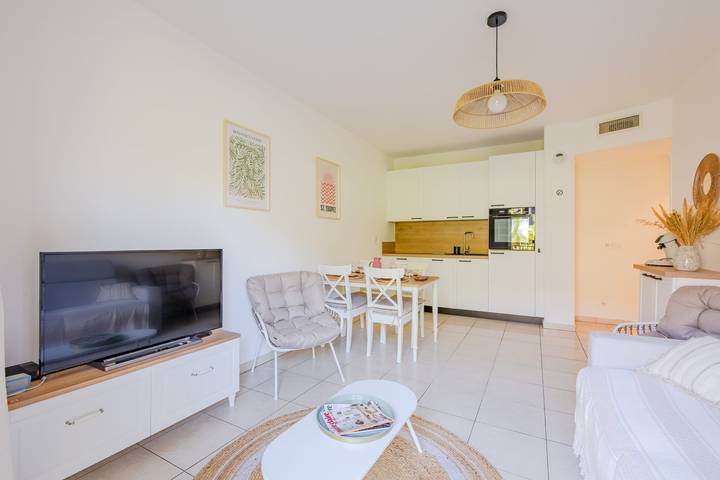 Gîte pour 4 personnes, avec Balcon et Piscine à La Croix-Valmer - 4