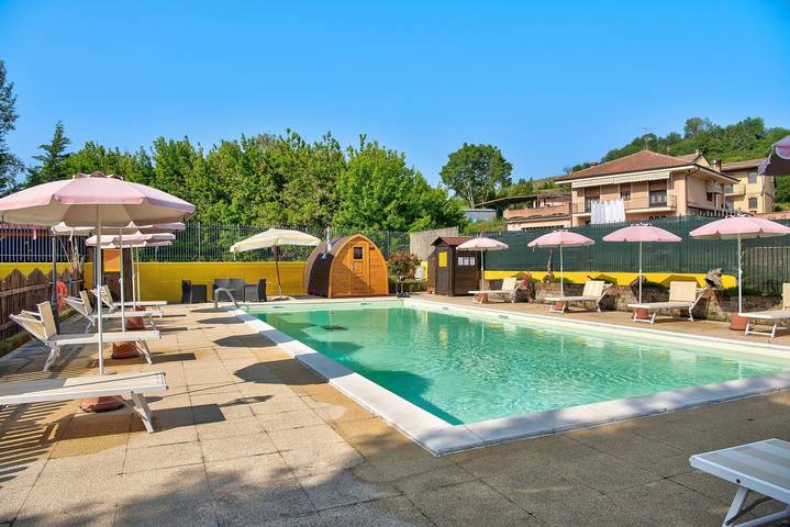 Ferielejlighed for 5 personer, med sauna og have samt jacuzzi i Piemonte