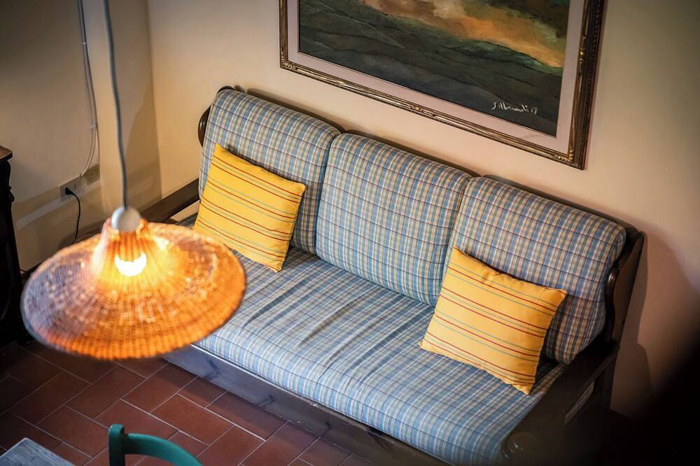 Cosy apartment in a typical farmhouse minutes to Florence, pool, views, relax. in Scandicci, Florence Province
