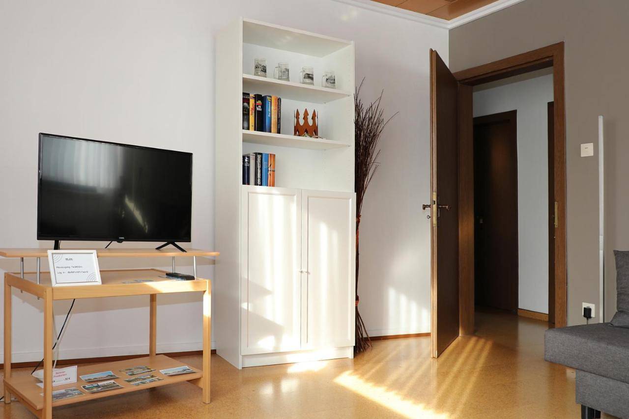 Ganze Wohnung, One-Bedroom Apartment in Büren, Nordrhein-Westfalen