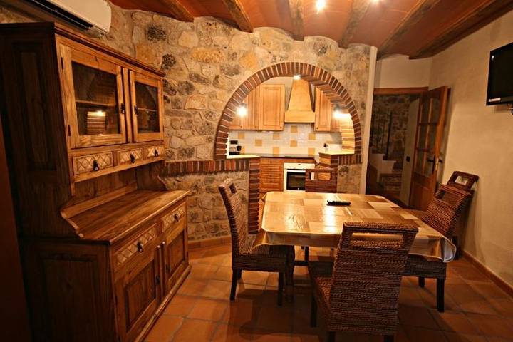 Casa rural para 8 personas, con Terraza y Jardín además de Piscina y Vistas en Cretas