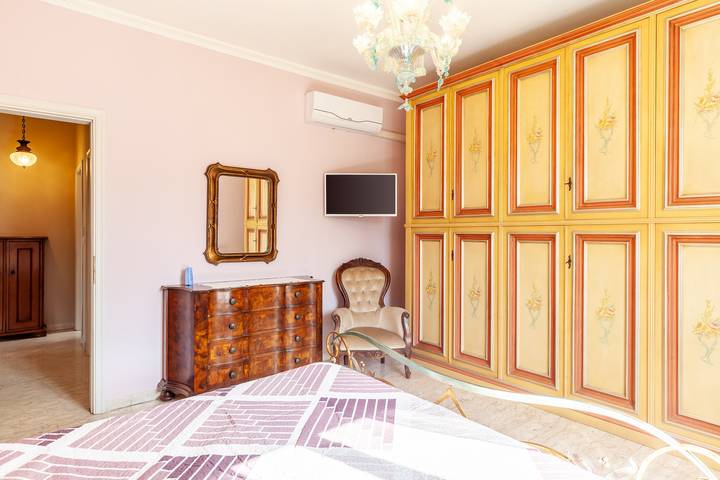 Villa La Lanterna Bianca Apartment with Mountain View, Wi-Fi, and Air Conditioning