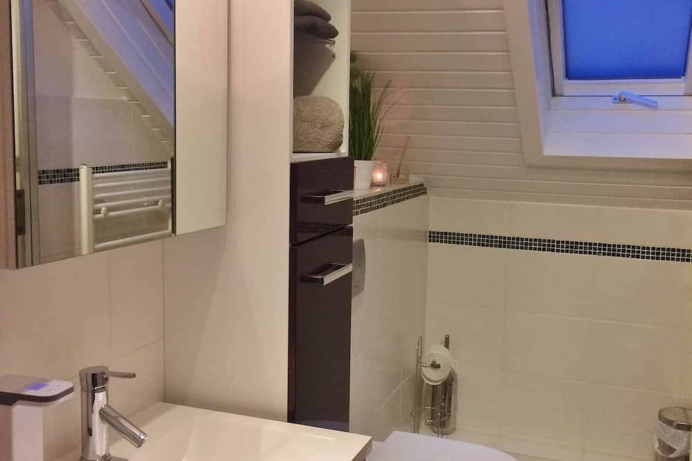 Ganze Wohnung, Kleines Ferienapartment/Studio Shervin, modern, gemütlich und gut ausgestattet. in Nümbrecht, Oberbergischer Kreis
