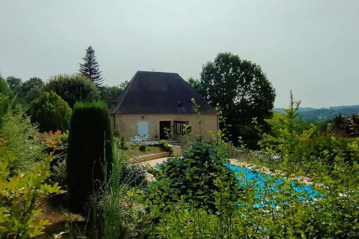 Villa voor 8 personen, with Terras and Tuin as well as Zwembad and Uitzicht in Sarlat-la-Canéda