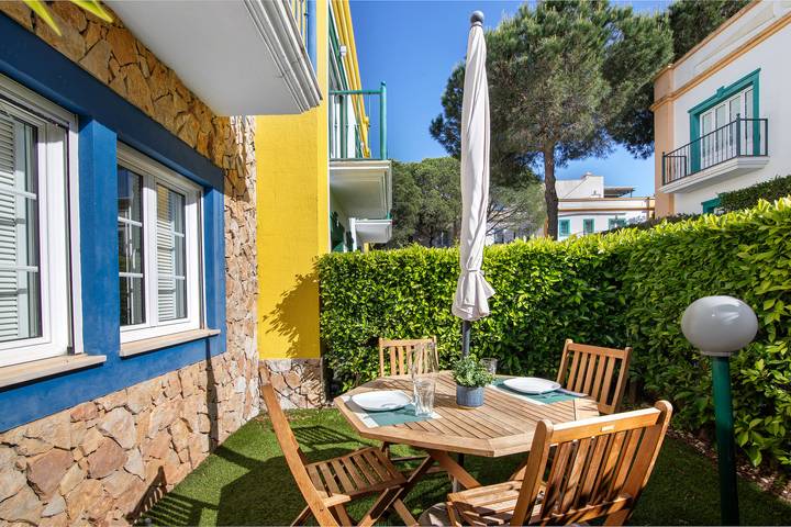 Villa for 6 people, with garden and balcony in Algarve