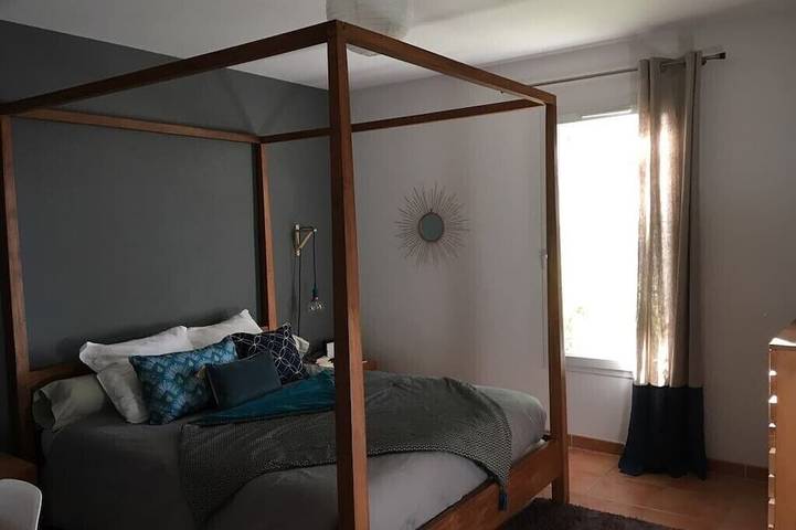 Location de vacances pour 6 personnes, avec piscine ainsi que jardin et terrasse à Lambesc - 3