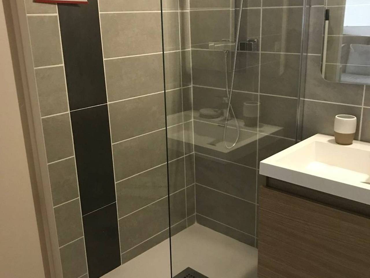 Entire apartment, Cozy 1Br Apartment with Ac & Garage in Balaruc-les-Bains - Close to Beach, Pets Welcome in Balaruc-les-Bains, Côte d'Améthyste