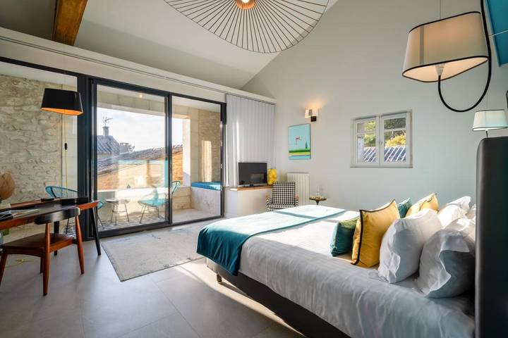 Maison d’hôte pour 2 personnes, avec jacuzzi et sauna ainsi que piscine et jardin à Lagnes - 4
