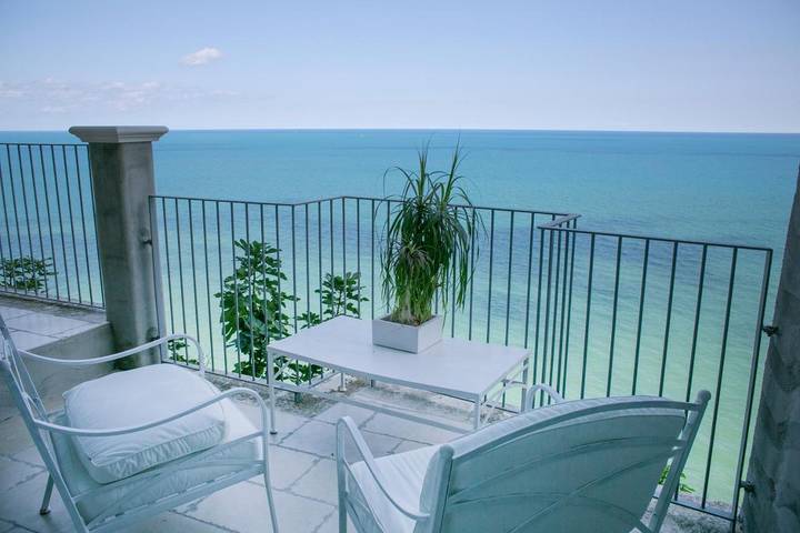 Hôtel pour 2 personnes, avec Terrasse ainsi que Sauna et Vue à Peschici