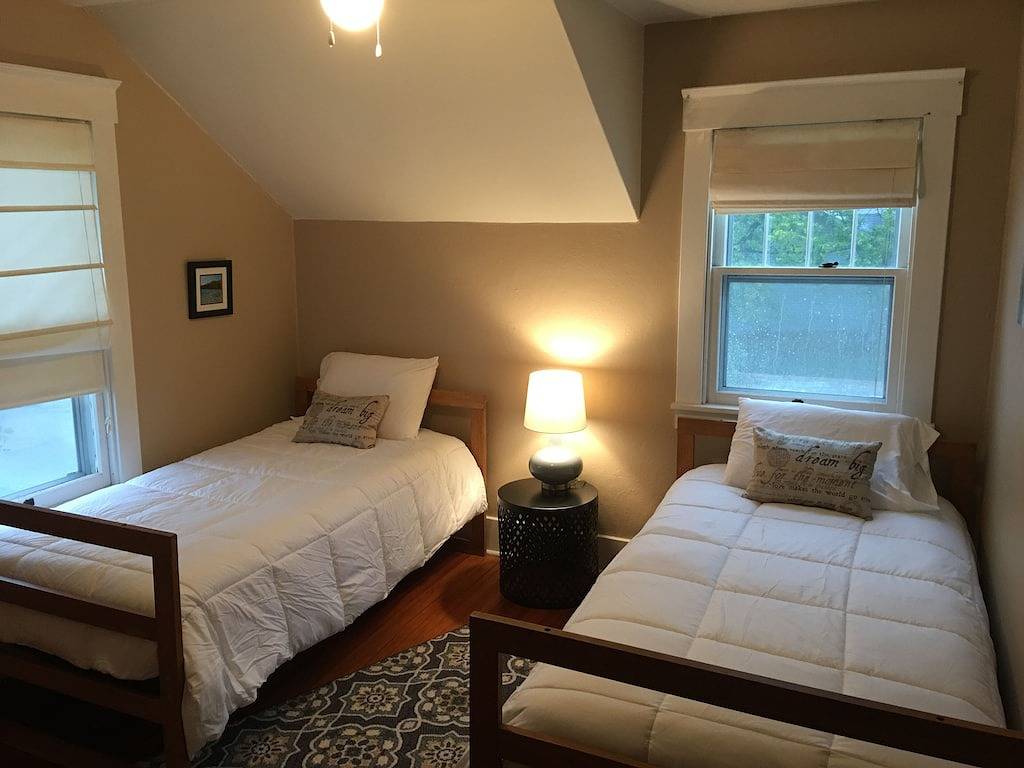 2 Schlafzimmer Downtown Bungalow- Muss man gesehen haben! in Decorah, Winneshiek County