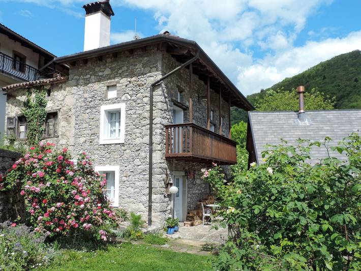 Vakantiehuis voor 4 personen, with Balkon and Terras as well as Tuin and Uitzicht in Friuli-Venezia Giulia