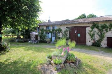Gîte pour 6 personnes, avec jardin à Vaulry