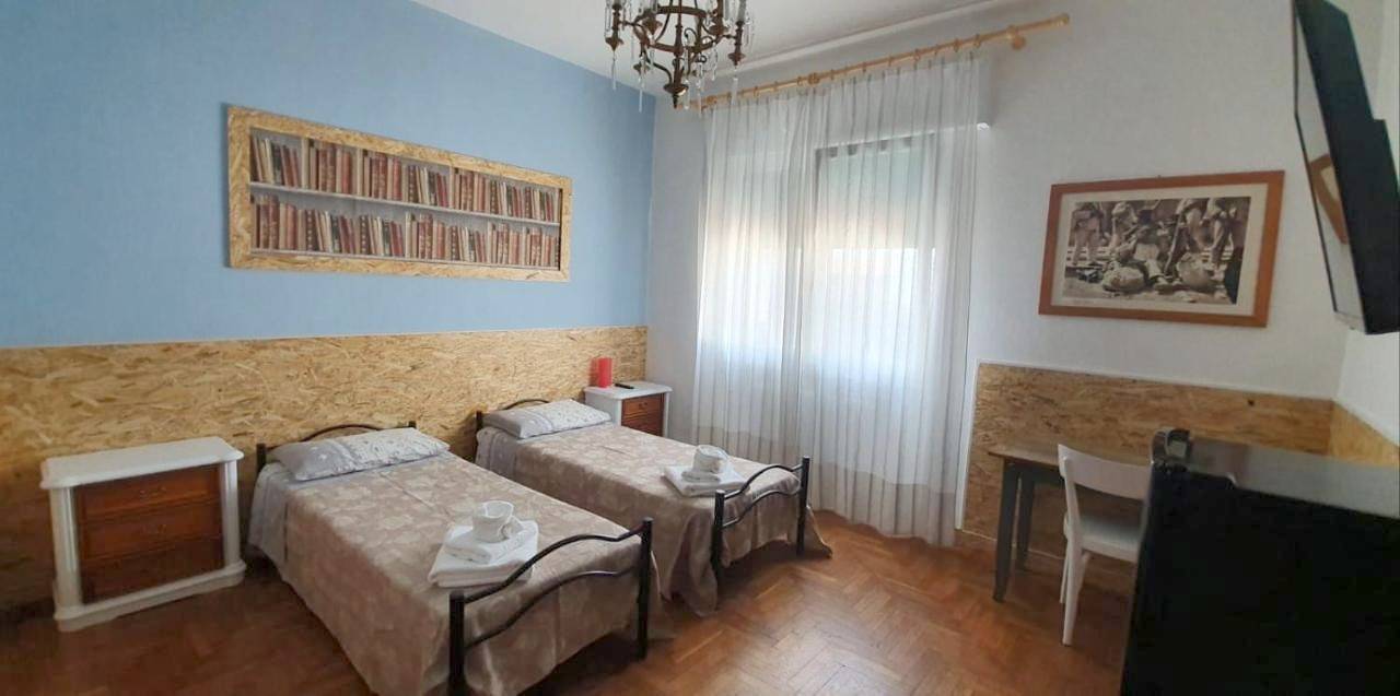 Economy Twin Room with Shared Bathroom in Treviso, Treviso (província)