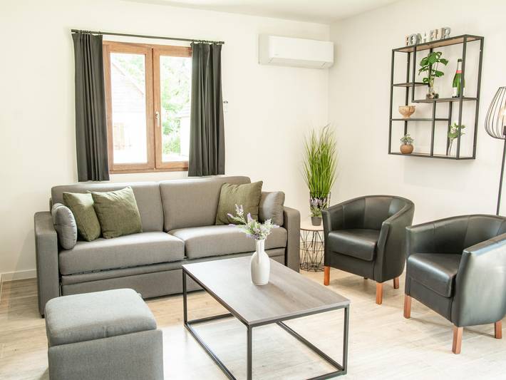 Village vacances pour 6 personnes, avec bassin pour enfant ainsi que terrasse et jardin dans le Sud de la France - 3