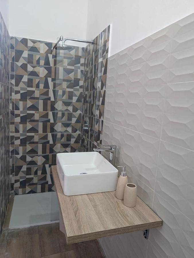 Chambre d’hôte pour 2 personnes, avec terrasse, adapté aux familles à Aci Castello - 4