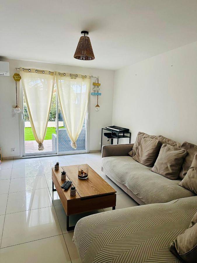 Location de vacances pour 6 personnes, avec piscine ainsi que vue et jardin à Villeneuve-lès-Maguelone - 3