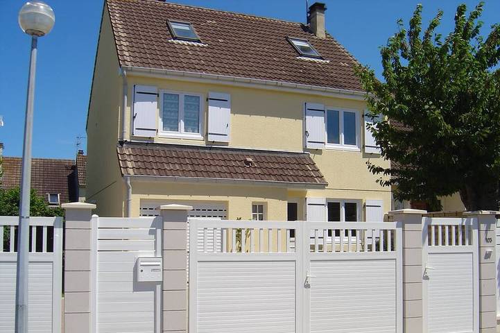 Location de vacances pour 8 personnes, avec Jacuzzi ainsi que Terrasse et Jardin à Courseulles-sur-Mer