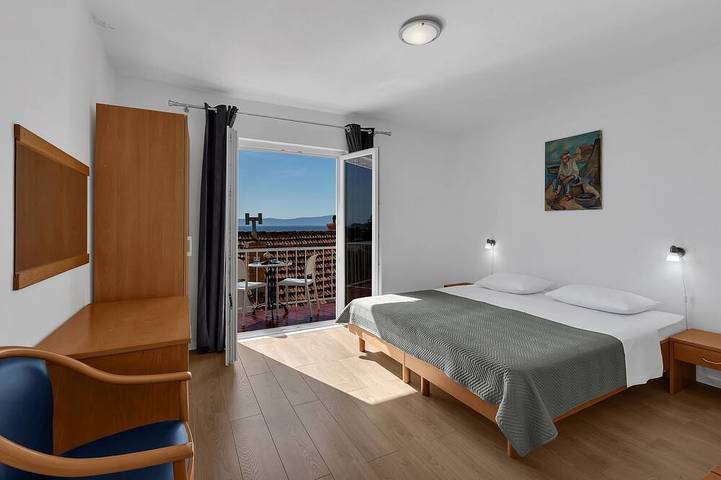 Ganze Wohnung, 3-Zimmer-Ferienwohnung am Strand Podgora, Makarska in Podgora, Makarska Riviera