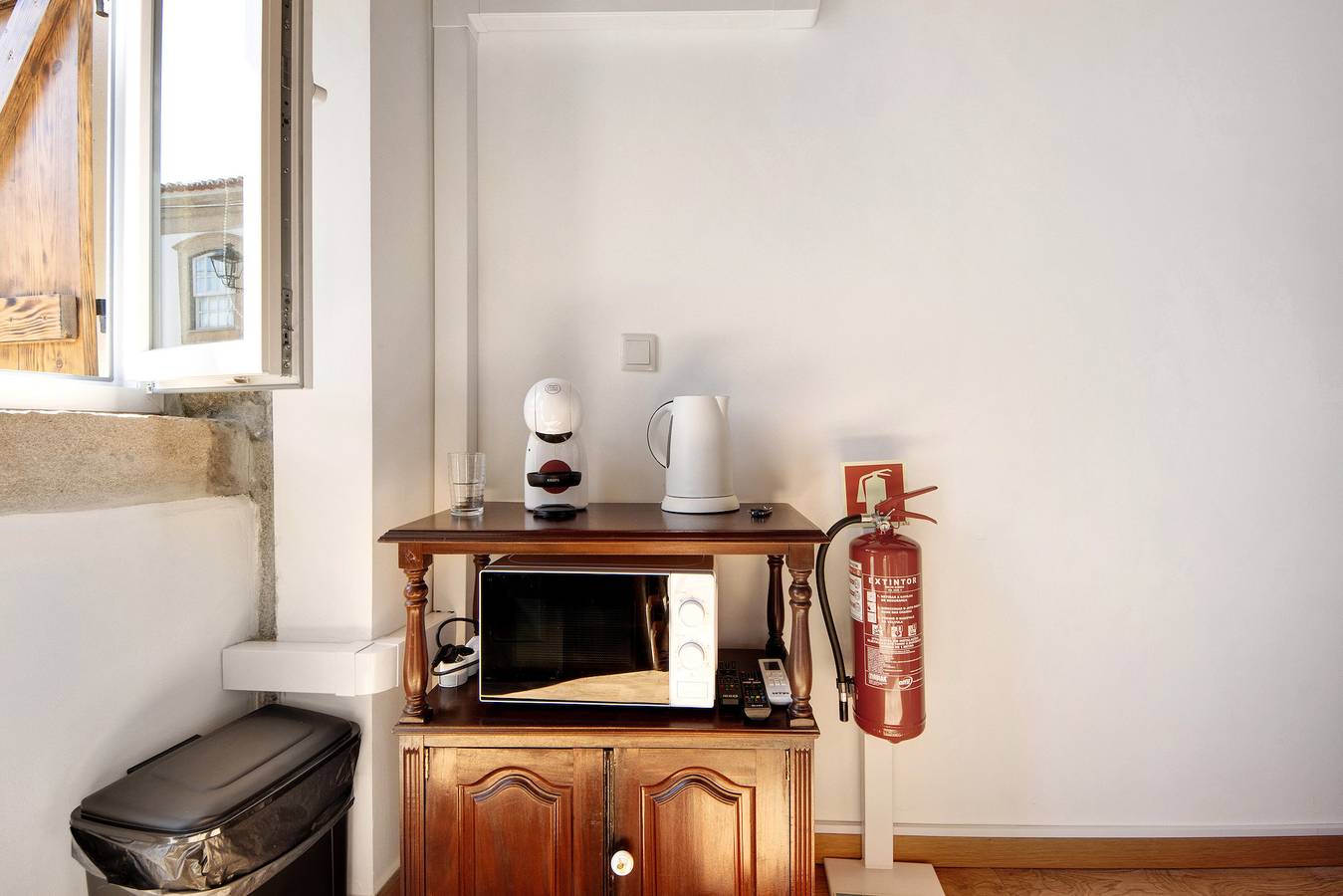 Entire studio, Studio 'Quarto Exterior - Casa Da Jesus' with Mountain View, Wi-Fi and Air Conditioning in Provesende, Gouvães do Douro e São Cristóvão do Douro, Valo do Tua