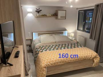 Gîte pour 2 personnes, avec jardin et terrasse à Venoy