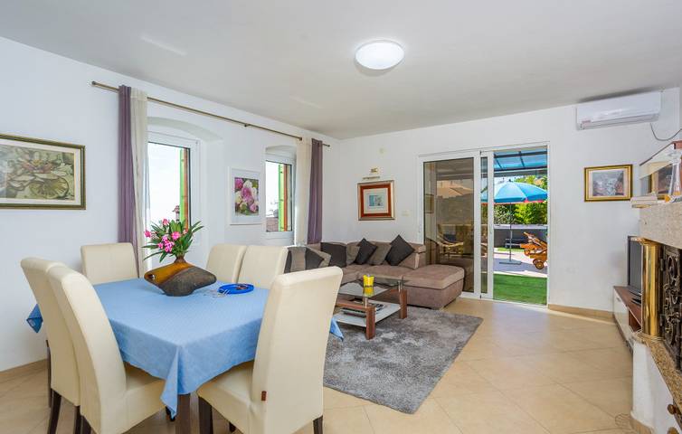 Villa für 8 Personen, mit Garten und Whirlpool sowie Terrasse in Opatija Riviera - 4