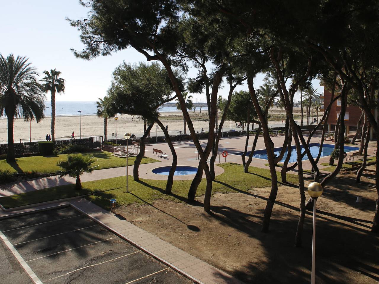 Entire apartment, 3-Bedroom Apartment with Communal Pools and Parking in Torredembarra, Costa Dorada