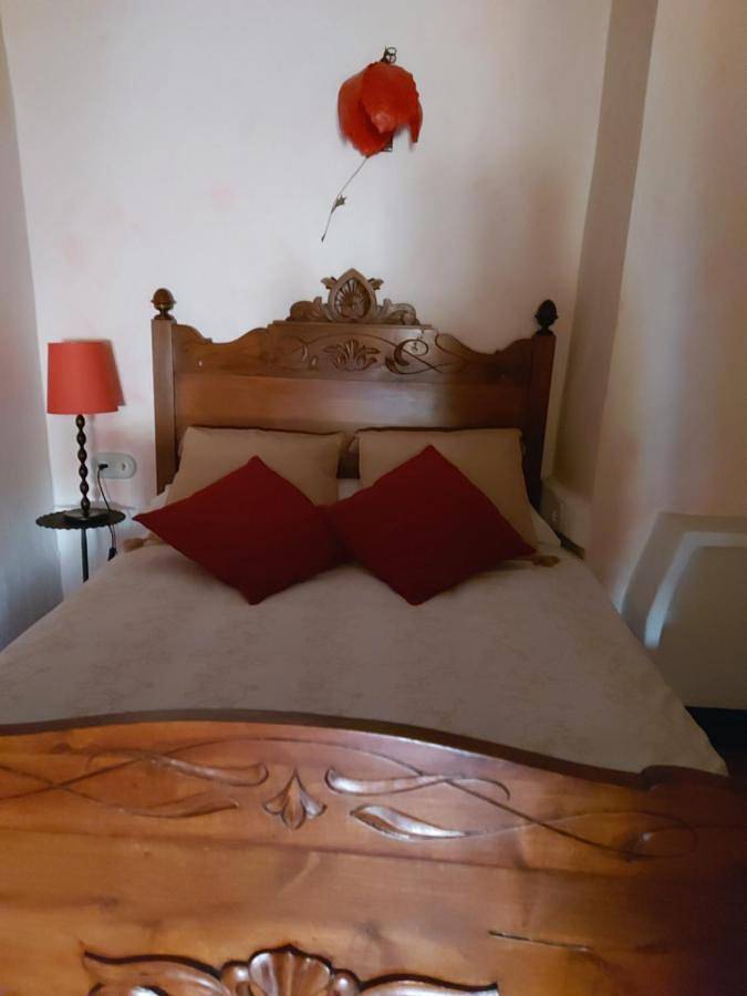 Casa rural con piscina para 20 personas, con terraza además de piscina y jardín en Urgel - 4