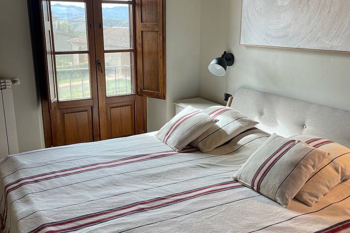 Appartamento intero, Fantastico appartamento con terrazza e piscina affacciata Volterra in Volterra, Pisa e dintorni