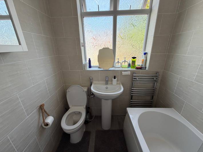 3 Bedroom House Sleeps 7 - Free Parking in Stockport, Grand Manchester