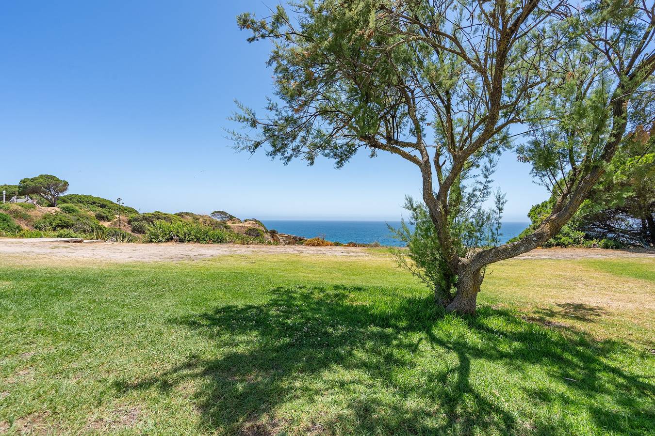 Maison de vacances 'Ocean' avec vue sur la mer, piscine partagée et Wi-Fi in Praia da Prainha, Alvor