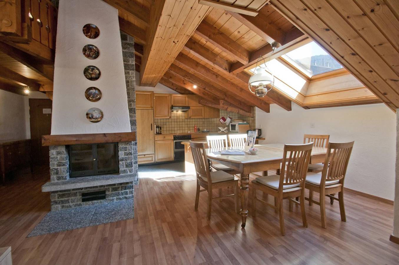 Ganze Wohnung, Ferienwohnung für 7 Personen mit Balkon in Zermatt, Walliser Alpen