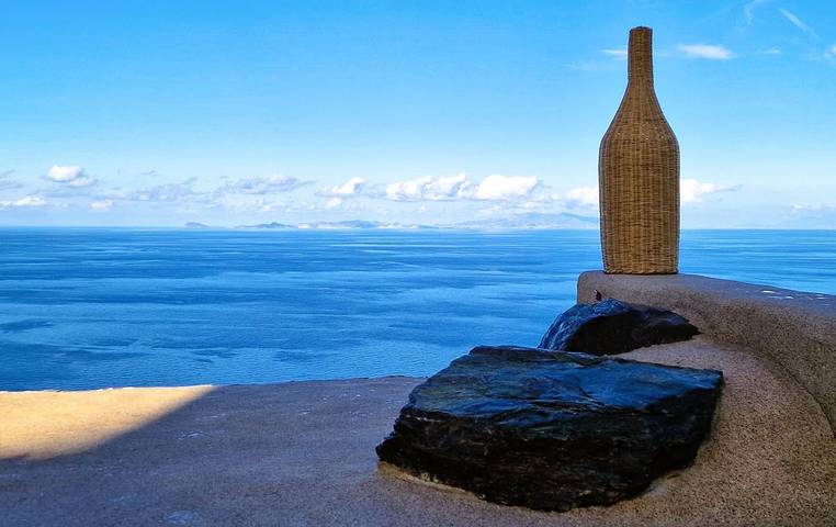 Location de vacances pour 2 personnes, avec vue sur l’océan et terrasse dans Folégandros - 3