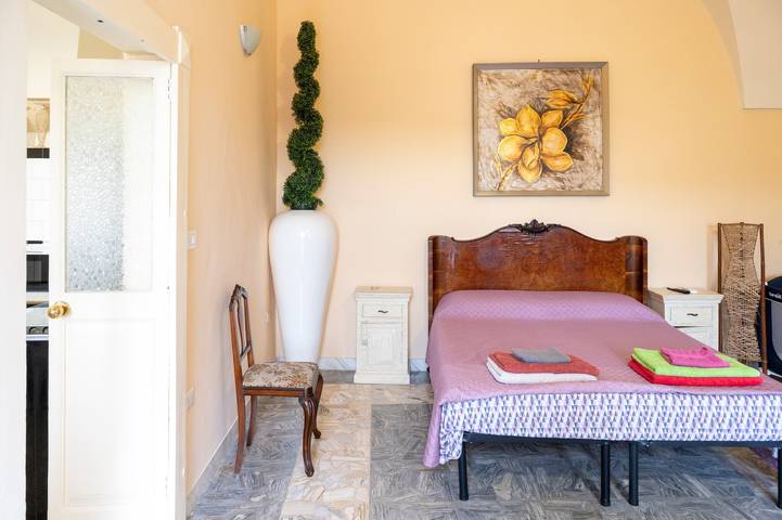 Ganze Wohnung, Ferienwohnung 'Palazzo Costantini - Gerbera' mit Gemeinschaftsterrasse, Wi-Fi und Klimaanlage in San Donato di Lecce, Lecce Provinz