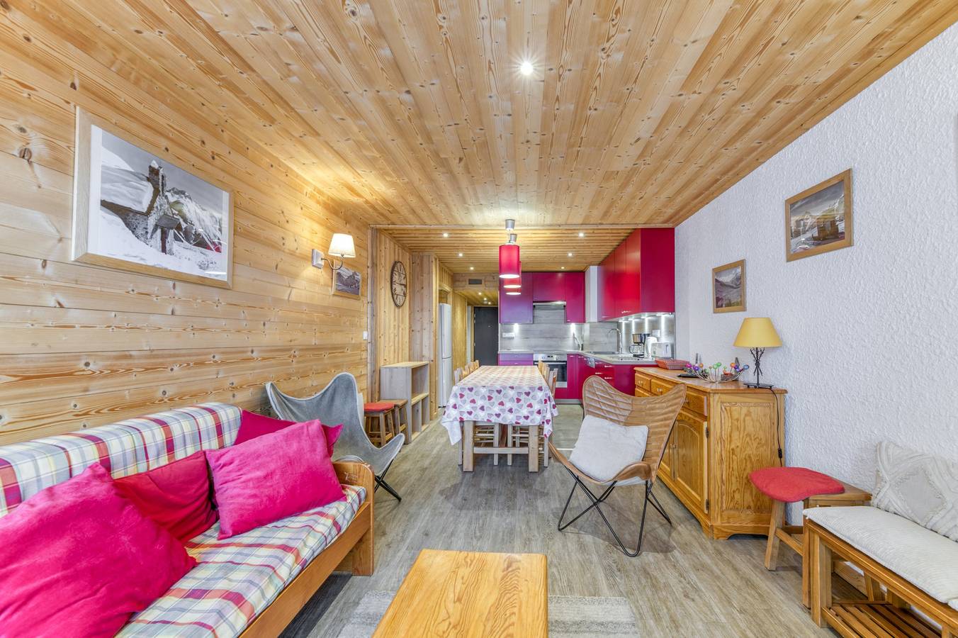 Appartement entier, Appartement 'Cabourg 98' avec vue sur la montagne et balcon in Vénosc, Les Deux Alpes