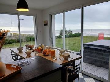 Gîte pour 10 personnes, avec vue et terrasse, animaux acceptés dans Hauteville-sur-Mer - Plage