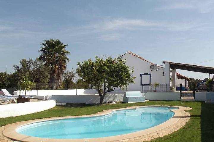 Gîte pour 4 personnes, avec Terrasse et Jardin à Algoz