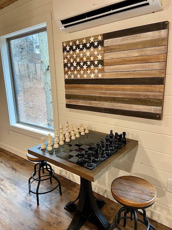 Mystic Pines: Private Setting, Well-appointed, Thoughtful Design, Luxurious Linens, Cozy Porch in Broken Bow, Broken Bow Lake