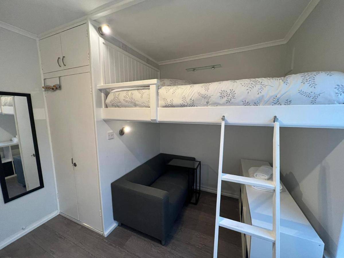 Double Room with Shared Toilet in Lambeth, Londres