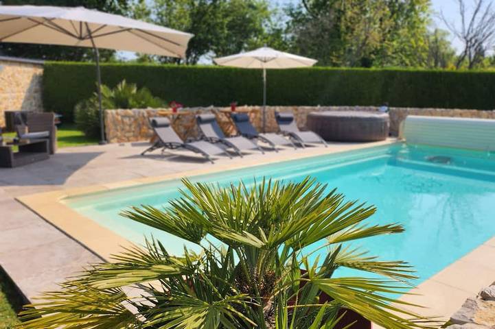 Location de vacances pour 4 personnes, avec Jacuzzi et Jardin dans Fultot