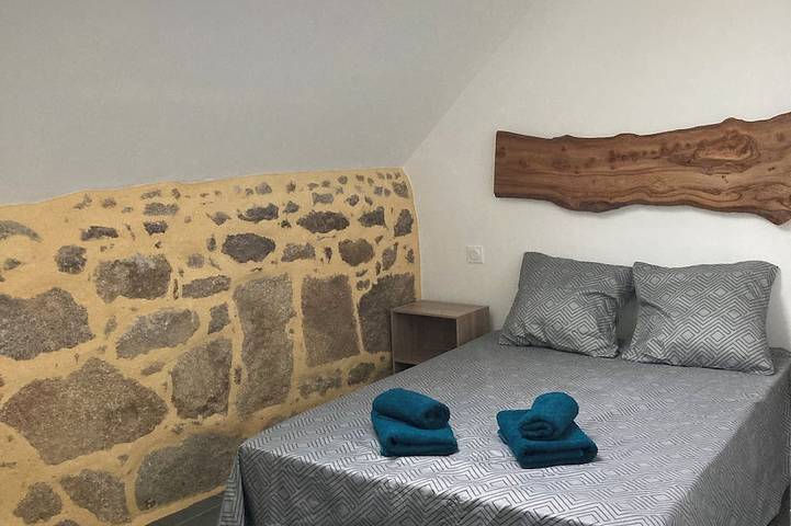 Le gite du Parayre, a renovated barn with games room, in Aveyron, France in Lunac, Aveyron (desambiguación)