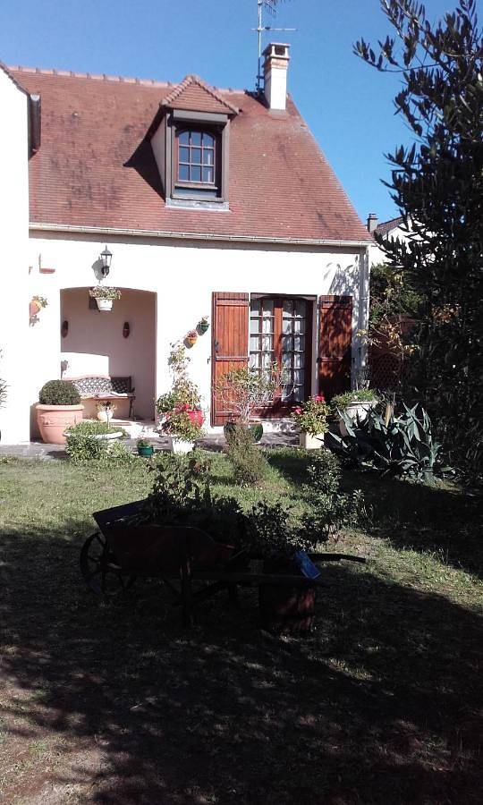 Chambre d’hôte pour 3 personnes, avec Terrasse et Jardin
